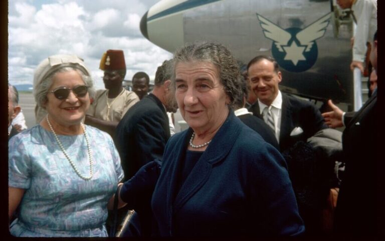 Qu'est-ce qu'un NFT et pourquoi quelqu'un essaie-t-il d'en vendre un de Golda Meir ?