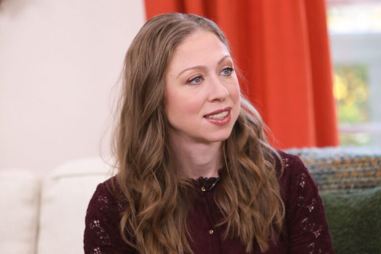 Chelsea Clinton se bat pour les Juifs à cause de la comparaison des «termites» de Farrakhan