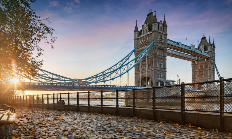 Des affiches anti-israéliennes apparaissent autour de Londres après le vote antisémite du parti travailliste
