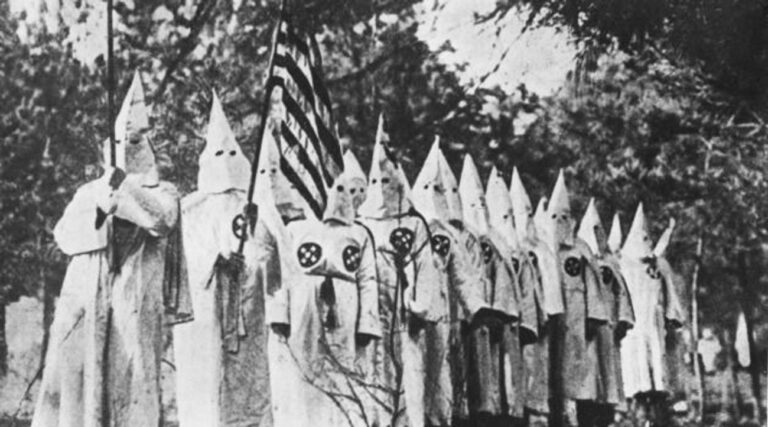 Des dépliants antisémites et racistes du KKK déposés dans la communauté du New Jersey