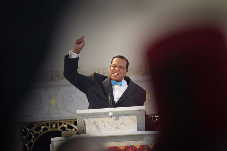 Facebook supprime la vidéo du "discours de haine" de Farrakhan ;  Twitter maintient le rythme
