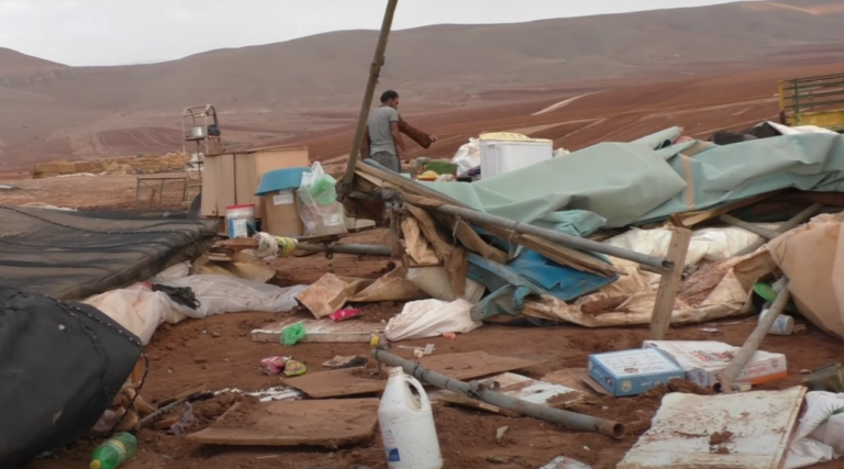 Israël démolit un village de Cisjordanie le jour des élections américaines, déplaçant 73 personnes