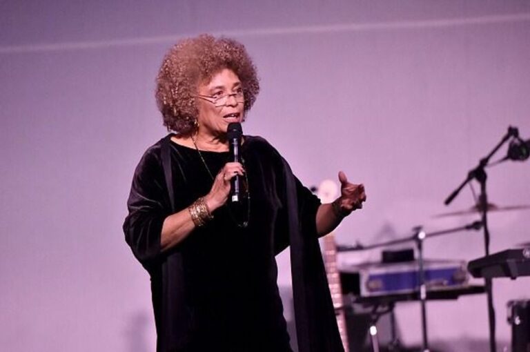 Le maire de Birmingham blâme seulement certains juifs pour la controverse d'Angela Davis