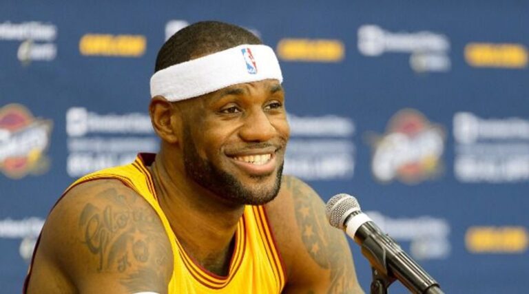 LeBron James s'excuse après avoir partagé les paroles du rappeur sur les Juifs et l'argent