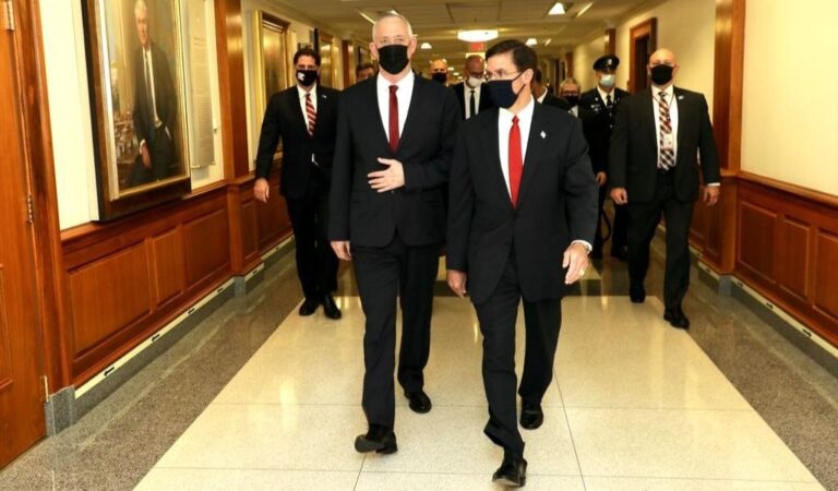 Les États-Unis sont déterminés à préserver l'avantage militaire qualitatif d'Israël, déclare le chef de la défense Mark Esper