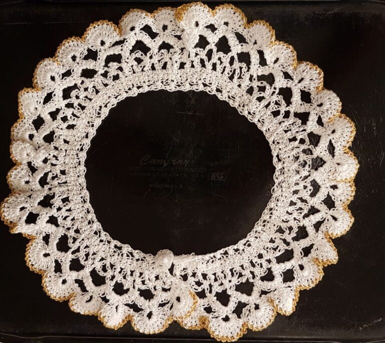 Ruth Bader Ginsburg a offert un de ses cols en dentelle à un musée de Tel Aviv