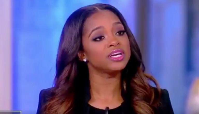 Tamika Mallory retourne le scénario au féminisme au lieu de condamner Farrakhan