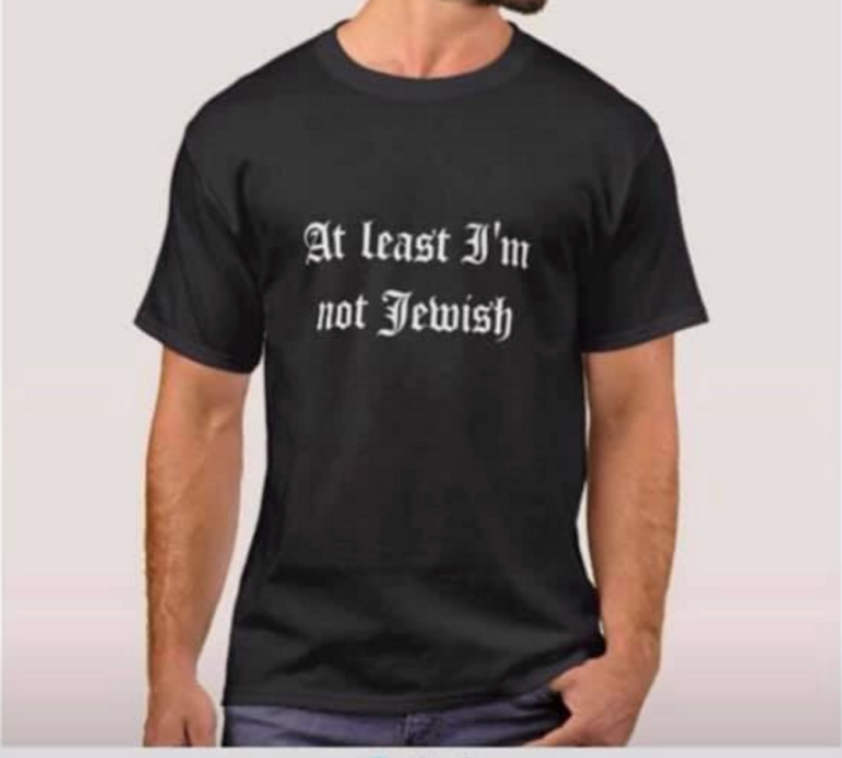 Une boutique en ligne s'excuse pour les t-shirts "Au moins, je ne suis pas juif"