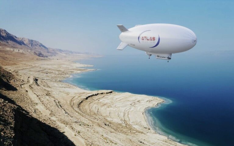 Pas un oiseau, pas un avion : la startup espère atteindre le ciel avec des dirigeables "écologiques"
