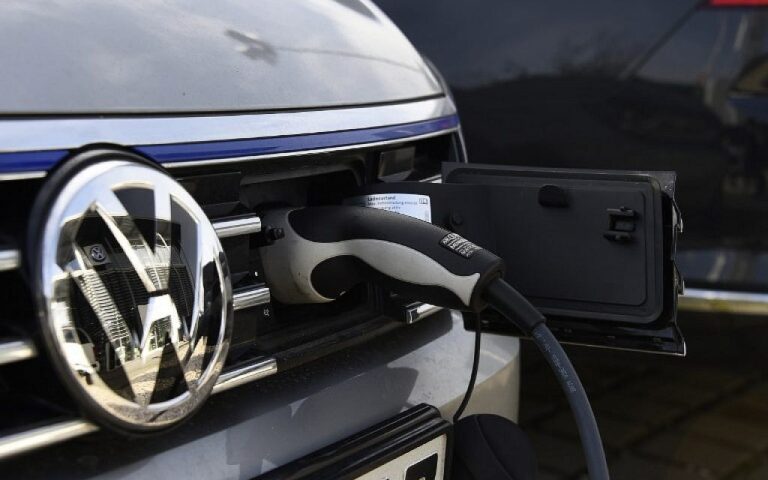 Relance de l'industrie de la voiture électrique, une entreprise israélienne développe une batterie de 5 minutes de charge