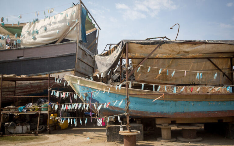 La start-up Cleantech UBQ convertit les masques usagés en matériau écologique