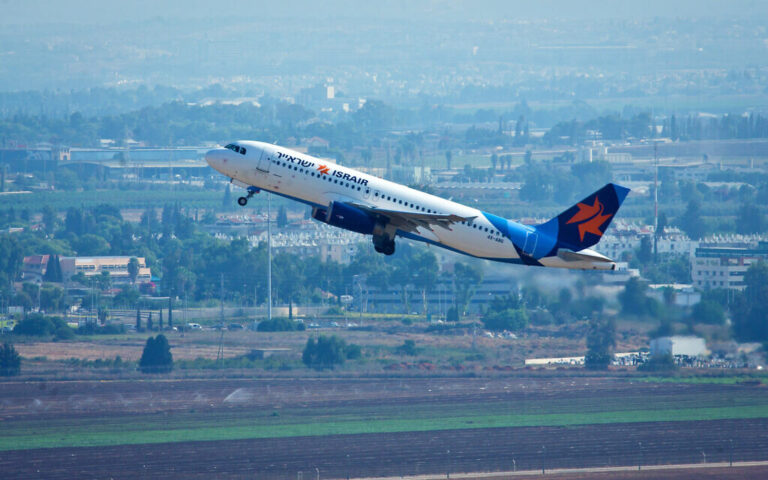 Le magnat des supermarchés s'apprête à devenir le nouveau propriétaire d'Israir Airlines