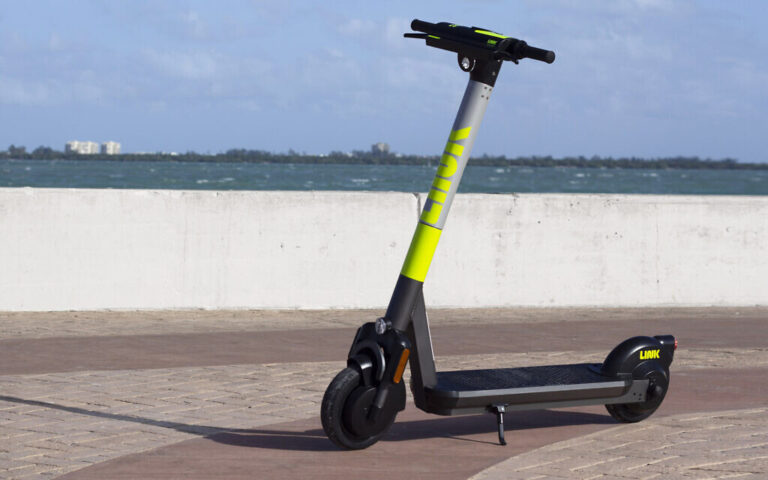 Un fabricant israélien de "scooters intelligents" reçoit 60 millions de dollars d'investisseurs