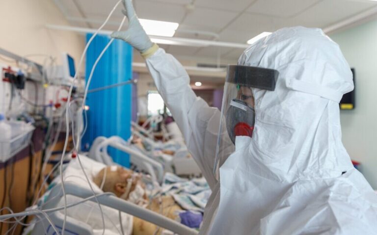 Une entreprise qui prétendait que le médicament anti-VIH fonctionne sur COVID-19 dit maintenant que la théorie est soutenue par la recherche