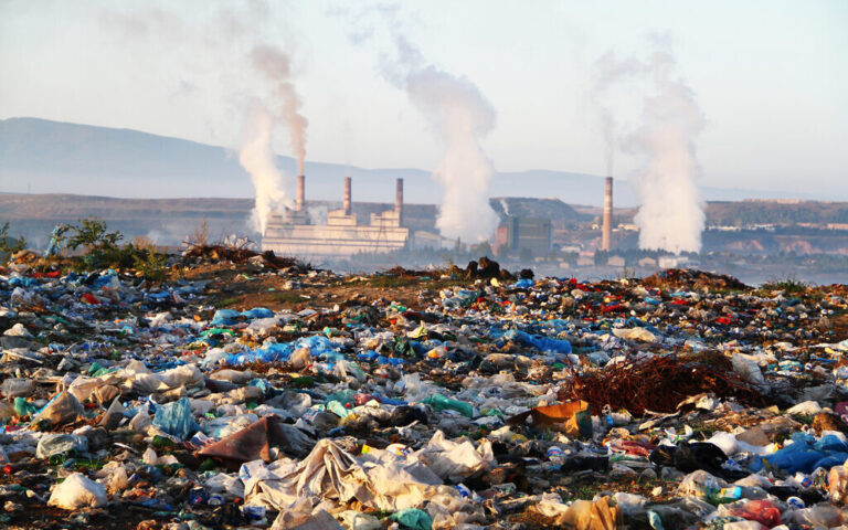 Les humains fabriquent tellement de "trucs" qu'ils l'emportent désormais sur la vie sur Terre, selon une étude israélienne