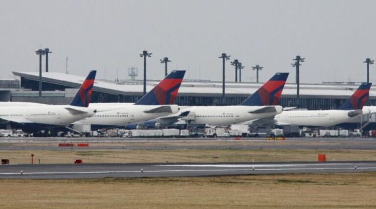 4 agents de bord poursuivent Delta pour parti pris « anti-juif » sur les vols en Israël
