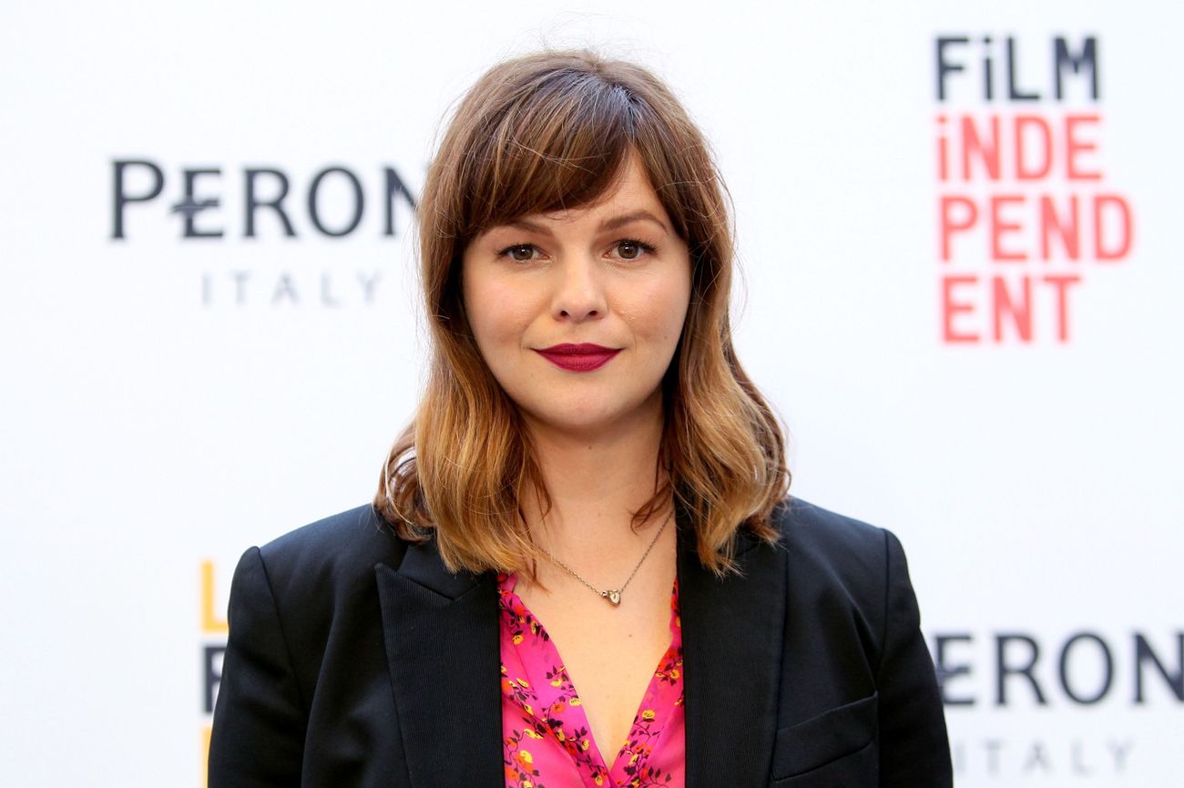 Amber Tamblyn qualifiée de « raciste » après un tweet à propos d'un « homme hassidique »