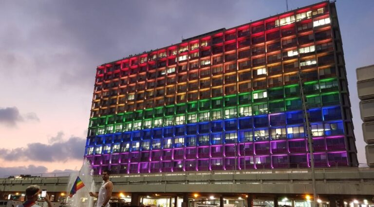 Des rassemblements de fierté organisés à travers Israël au lieu de défilés annuels en raison du coronavirus