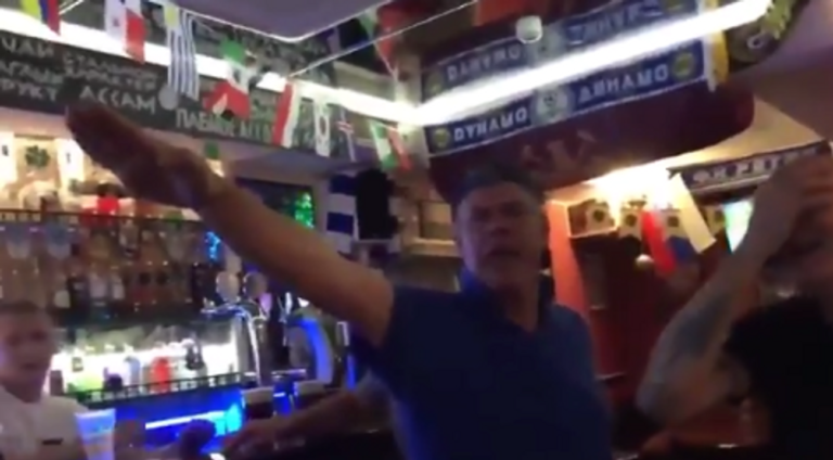 Des supporters anglais filmés lançant des saluts nazis avant le match de Coupe du monde