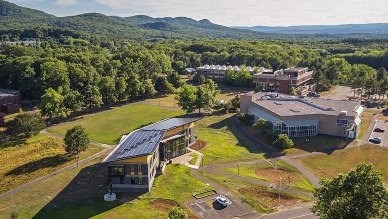 Le Massachusetts College enquête sur le "harcèlement antisémite" contre un étudiant