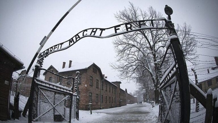 Le Sénat polonais adopte un projet de loi sur la complicité de l'Holocauste malgré les critiques américaines
