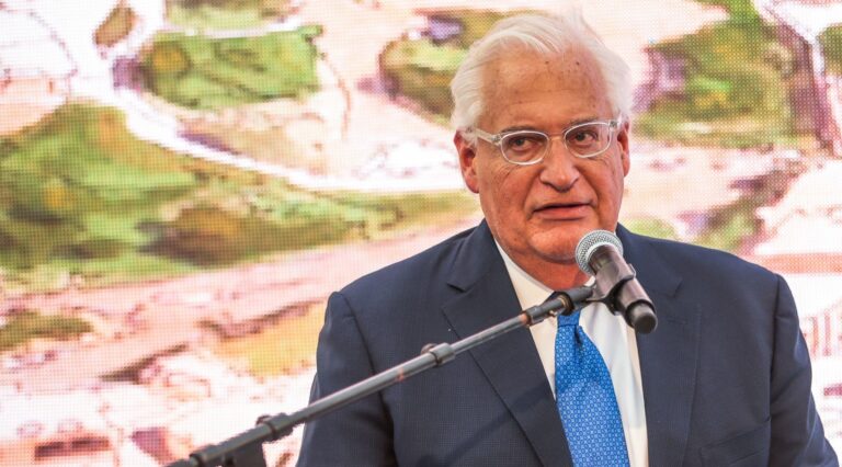 L'ambassadeur américain en Israël, David Friedman, déclare que l'analphabétisme juif est la plus grande menace pour la communauté juive de la diaspora