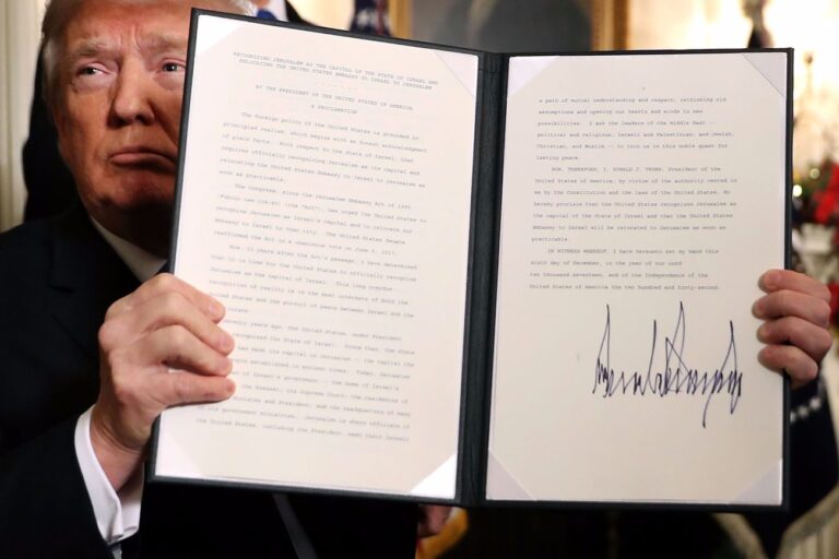 Trump : Les Américains ont « l'obligation morale » de combattre l'antisémitisme et d'affronter la haine