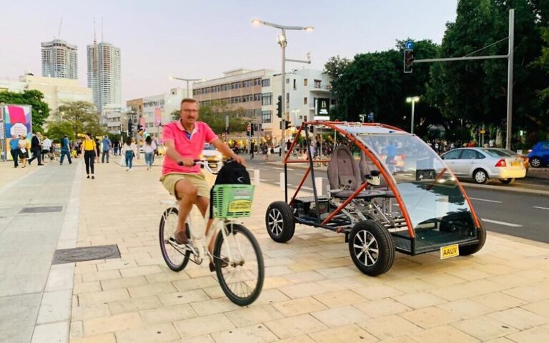 La voiture électrique pour personnes âgées d'étudiants israéliens participera à un salon basé à Dubaï