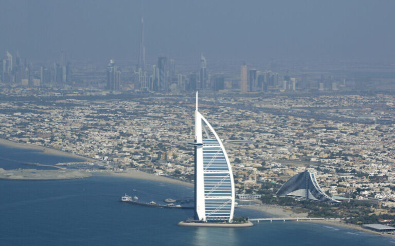 Laissez votre chutzpah à la maison, un expert en image de marque conseille les Israéliens alors que les liens avec les Émirats arabes unis vous appellent