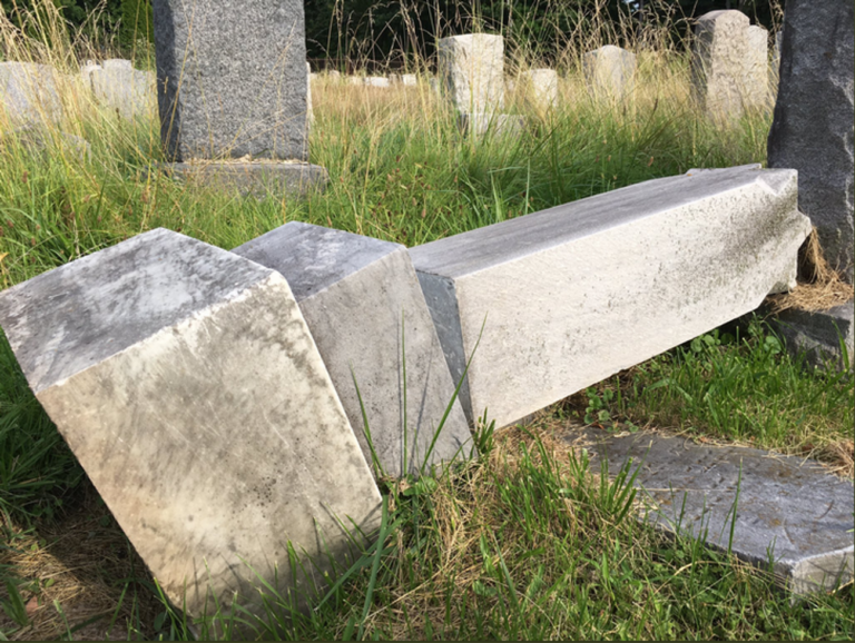 60 pierres tombales renversées au cimetière juif du Connecticut