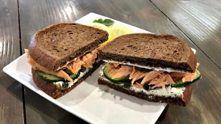 Était-il antisémite d'appeler le sandwich au saumon fumé "l'escroc" ?