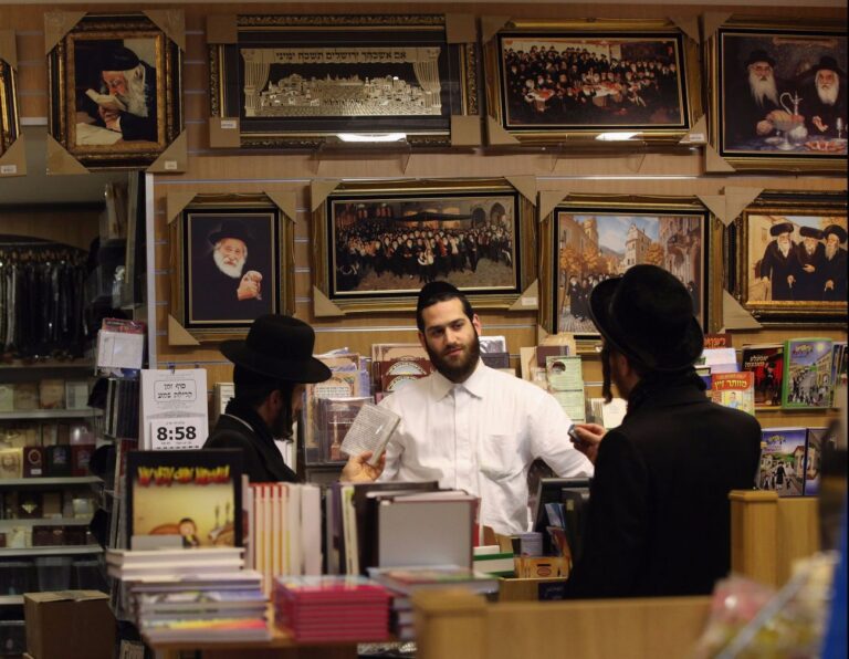 La boutique Judaica de Londres secouée après qu'un appelant ait déclaré que "Hitler avait les meilleurs fours"
