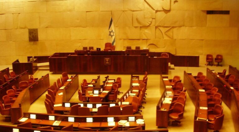 La nouvelle loi israélienne retire la citoyenneté aux terroristes condamnés qui sont payés par l'Autorité palestinienne