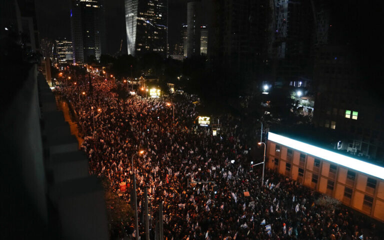 Les PDG et les cadres supérieurs appellent au dialogue sur les plans de refonte judiciaire du gouvernement