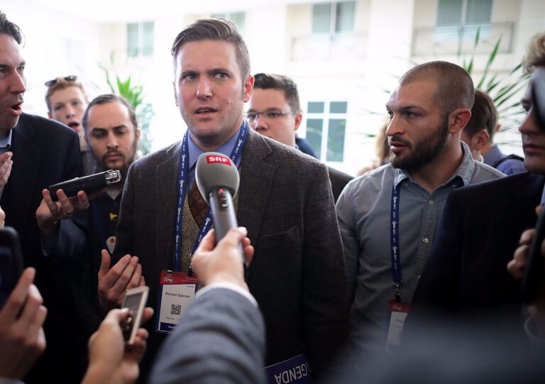 Les opposants peuvent-ils pousser Richard Spencer, le chef de l'Alt-Right, hors de sa maison en Virginie ?