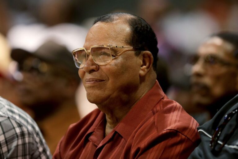 Louis Farrakhan défend les paroles de "Jewish Property" de Jay-Z