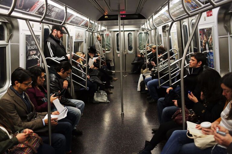 Une famille juive prise pour des musulmans et attaquée dans le métro du Queens