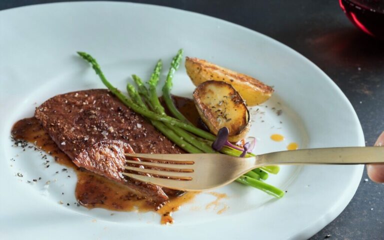 Casher, maintenant peut-être halal : Aleph Farms se prépare pour le déploiement du steak cultivé