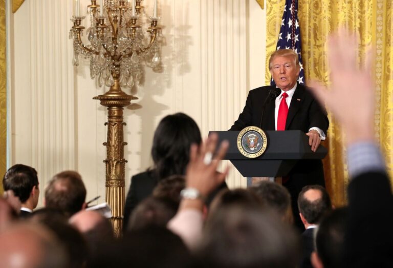 5 raisons possibles pour lesquelles Donald Trump ne dénoncera pas l'antisémitisme