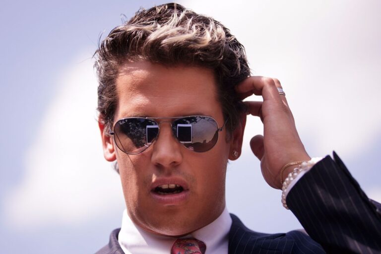 Avant que Milo Yiannopoulos ne soutienne les relations sexuelles avec des adolescents, il a craché de l'antisémitisme