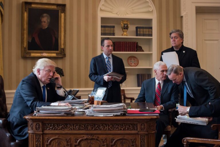 L'insulte de l'Holocauste de Spicer n'est que le dernier coup de Trump aux Juifs