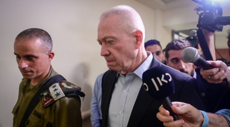 Netanyahu limoge le ministre de la Défense qui a appelé à l'arrêt des réformes judiciaires en Israël