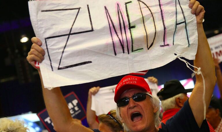 Au rassemblement de Floride, Trump évoque le spectre des "banques internationales" et les juifs applaudissent aussi