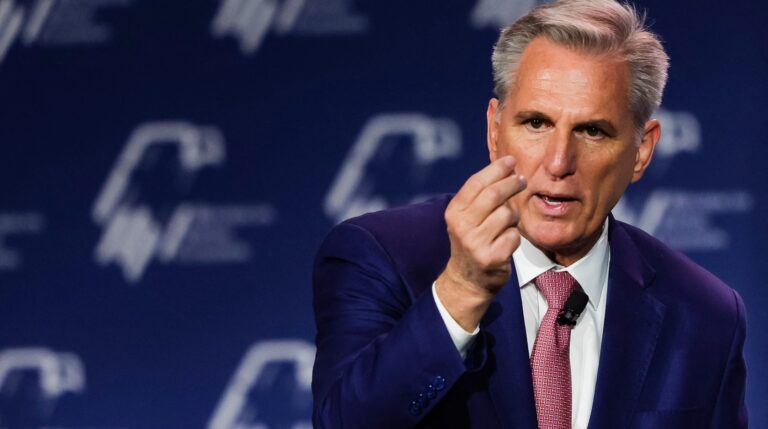 Kevin McCarthy s'adressera à la Knesset israélienne dans un climat de refroidissement des relations entre Biden et Netanyahu