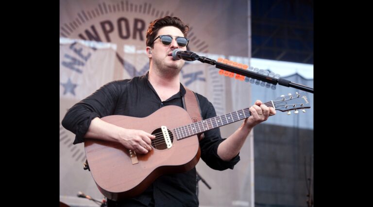 Marcus Mumford se produira lors d'un événement commémoratif israélo-palestinien controversé