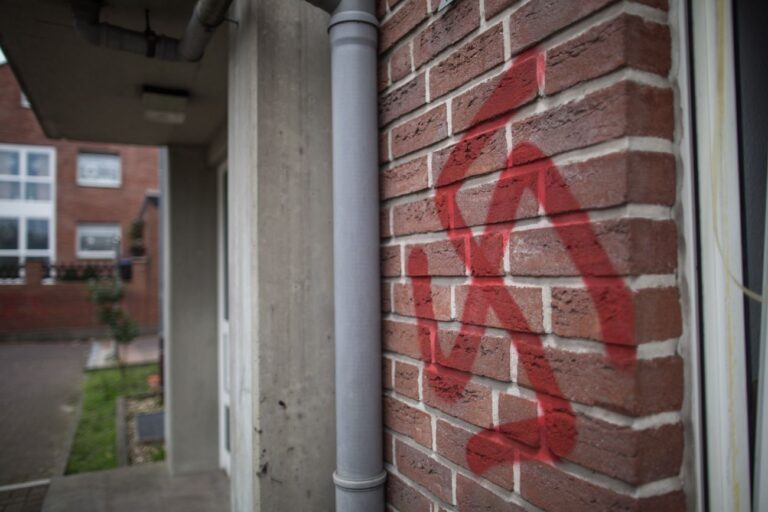 Un candidat de NJ House ciblé par une attaque à croix gammée