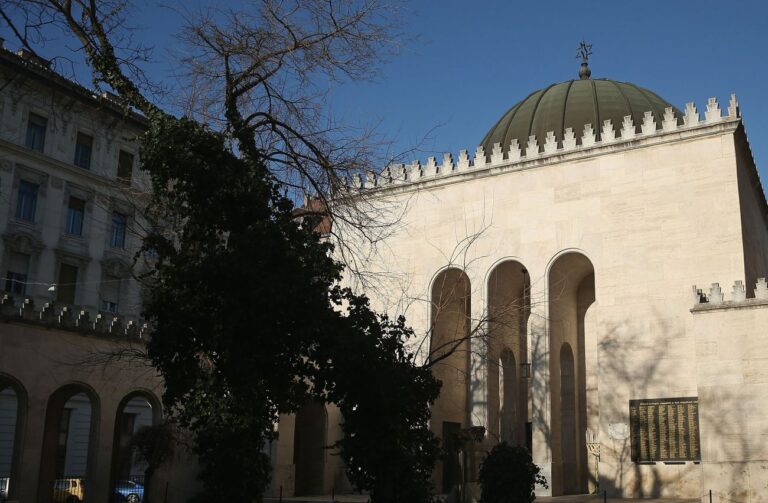 Un tribunal hongrois bloque un site Web sur la négation de l'Holocauste