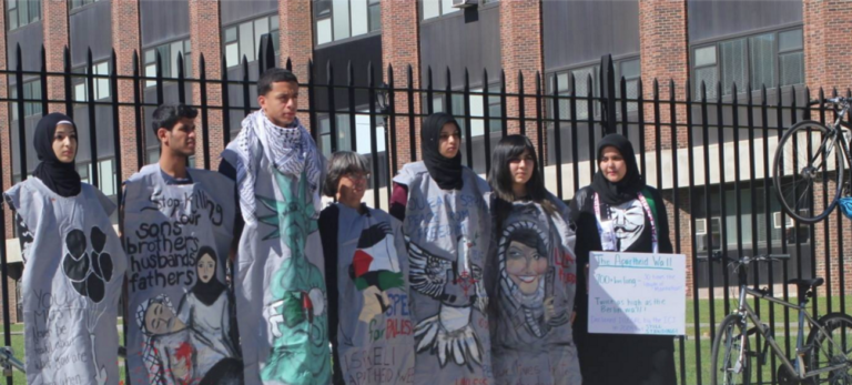 Arrêtez-le : 35 politiciens new-yorkais ciblent un groupe universitaire pro-palestinien