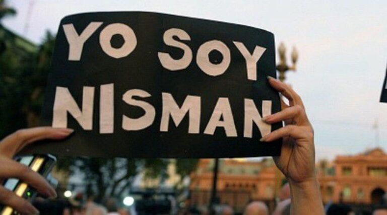 Des affiches antisémites faisant référence à Alberto Nisman apparaissent à Buenos Aires