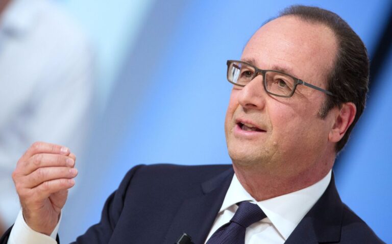 François Hollande explique l'Holocauste aux adolescents - maladroitement